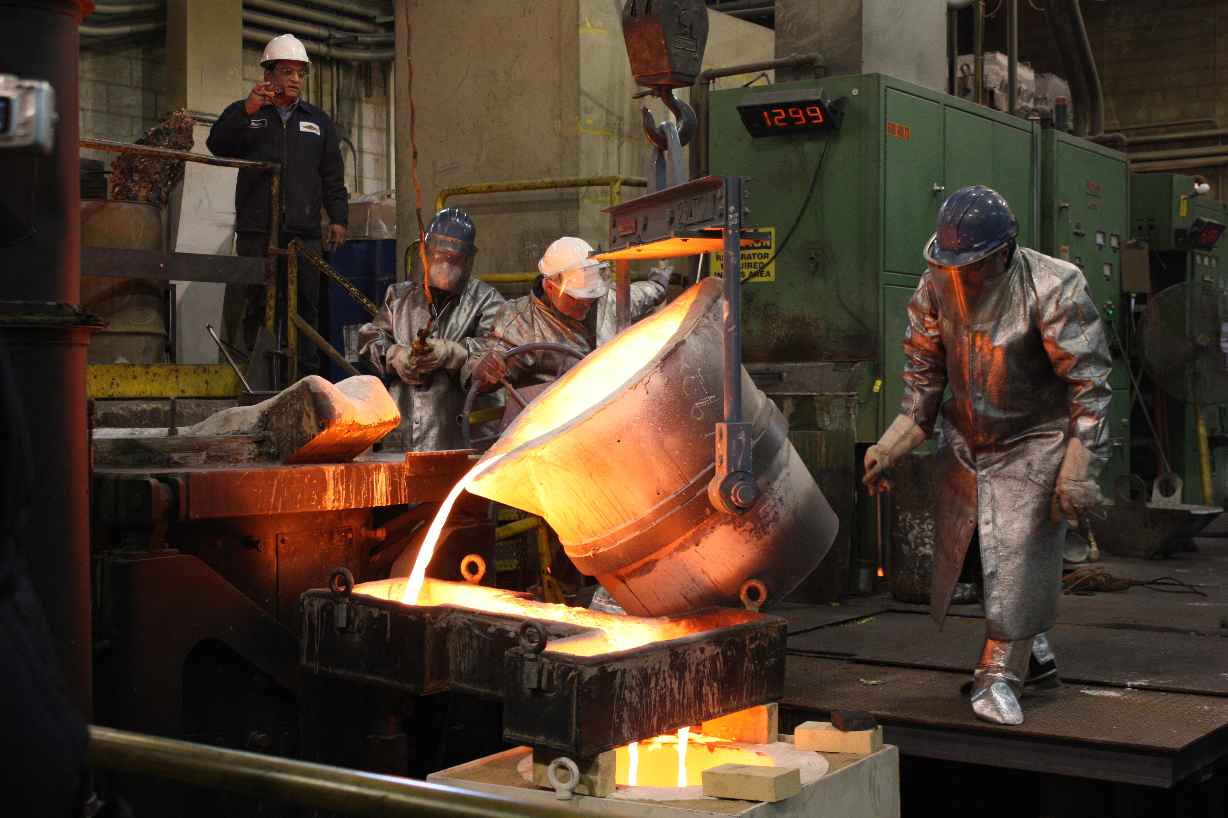 The operation of molding a stepbystep instruction